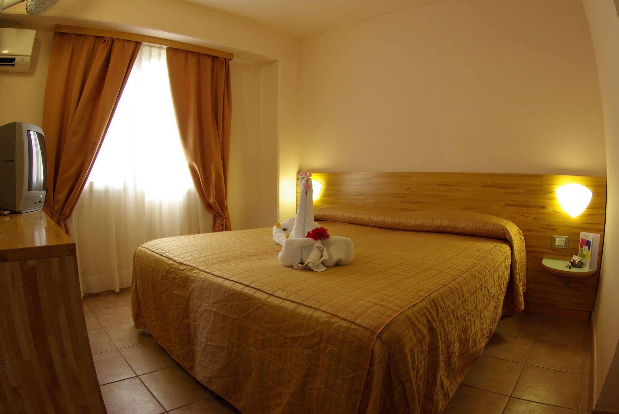Villaggio Albatros Resort Лезіна Екстер'єр фото