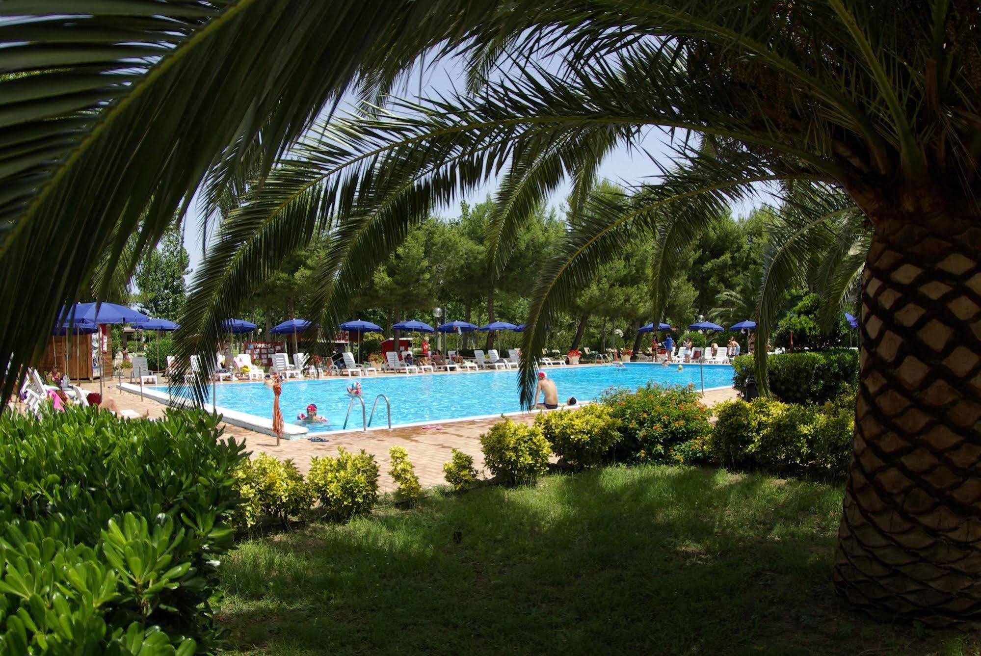 Villaggio Albatros Resort Лезіна Екстер'єр фото